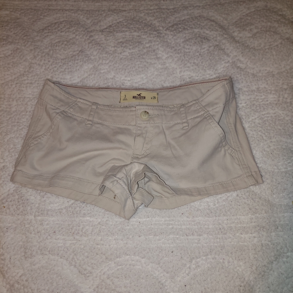 Hollister Women's Cream High Waist Shorts
